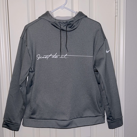 Nike Sweaters - Nike Women’s Therma Gray Hoodie Loose Fit Oversized